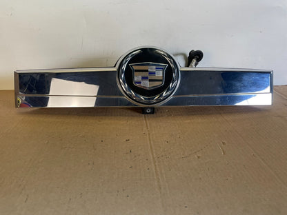 2007 to 2014 Cadillac Escalade Rear Liftgate Trim Molding W/Camera ah6425 DG0