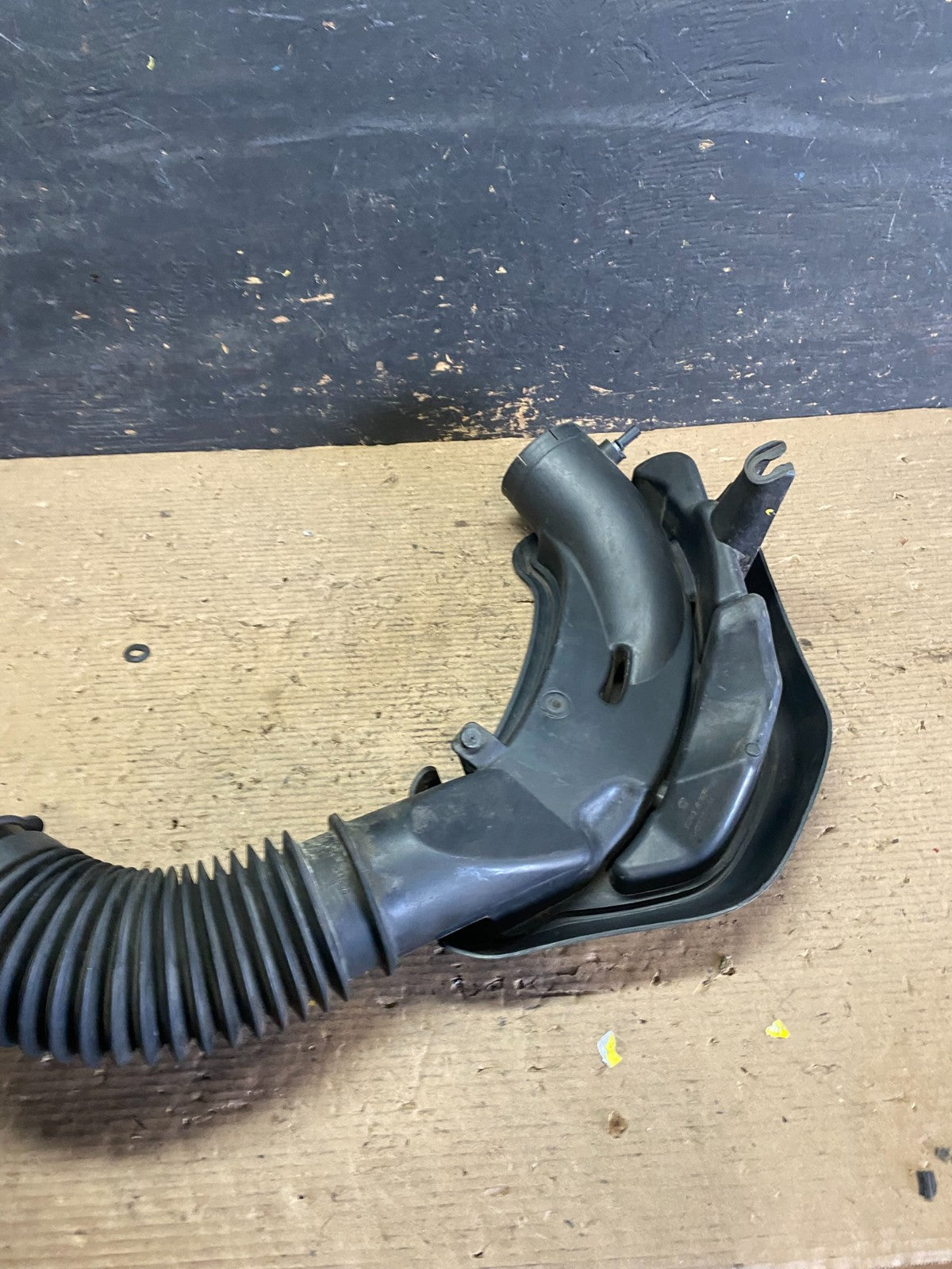 2011 to 2018 Chrysler 300 3.6L Air Intake Duct Tube Cleaner S3533 DG6