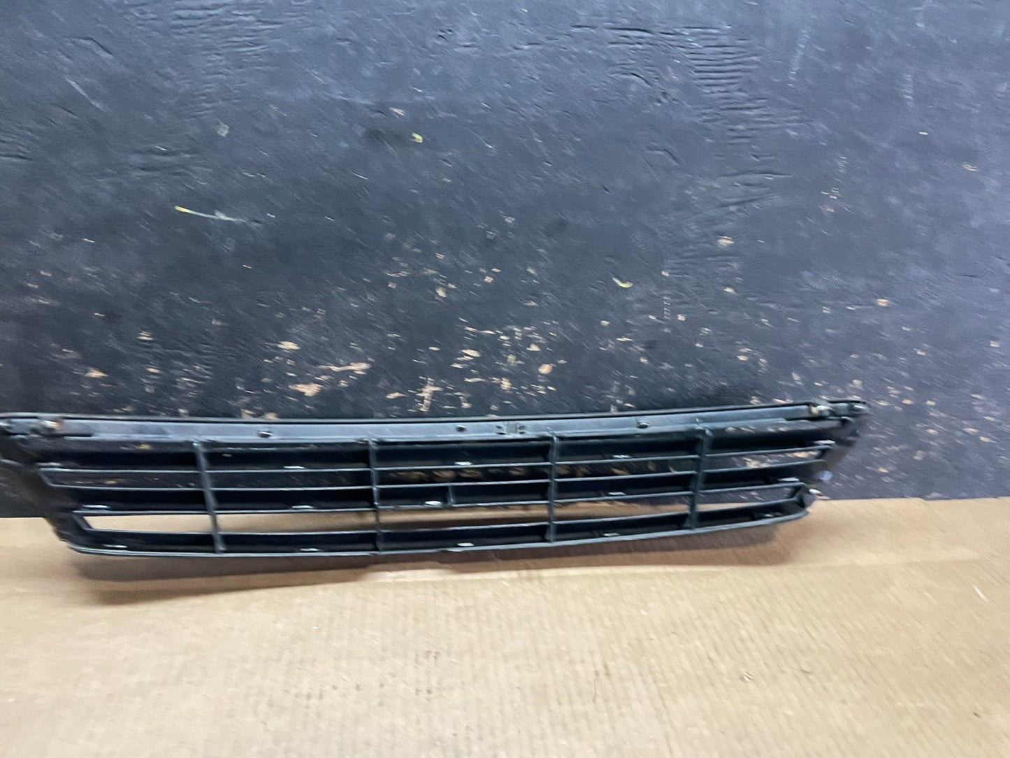 2004 Lexus ES330 Front Upper Grill Grille OEM  AA9123 DG4