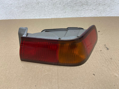 1997 1998 1999 Toyota Camry Tail Light Right Passenger Rh Side AE6933 LK0