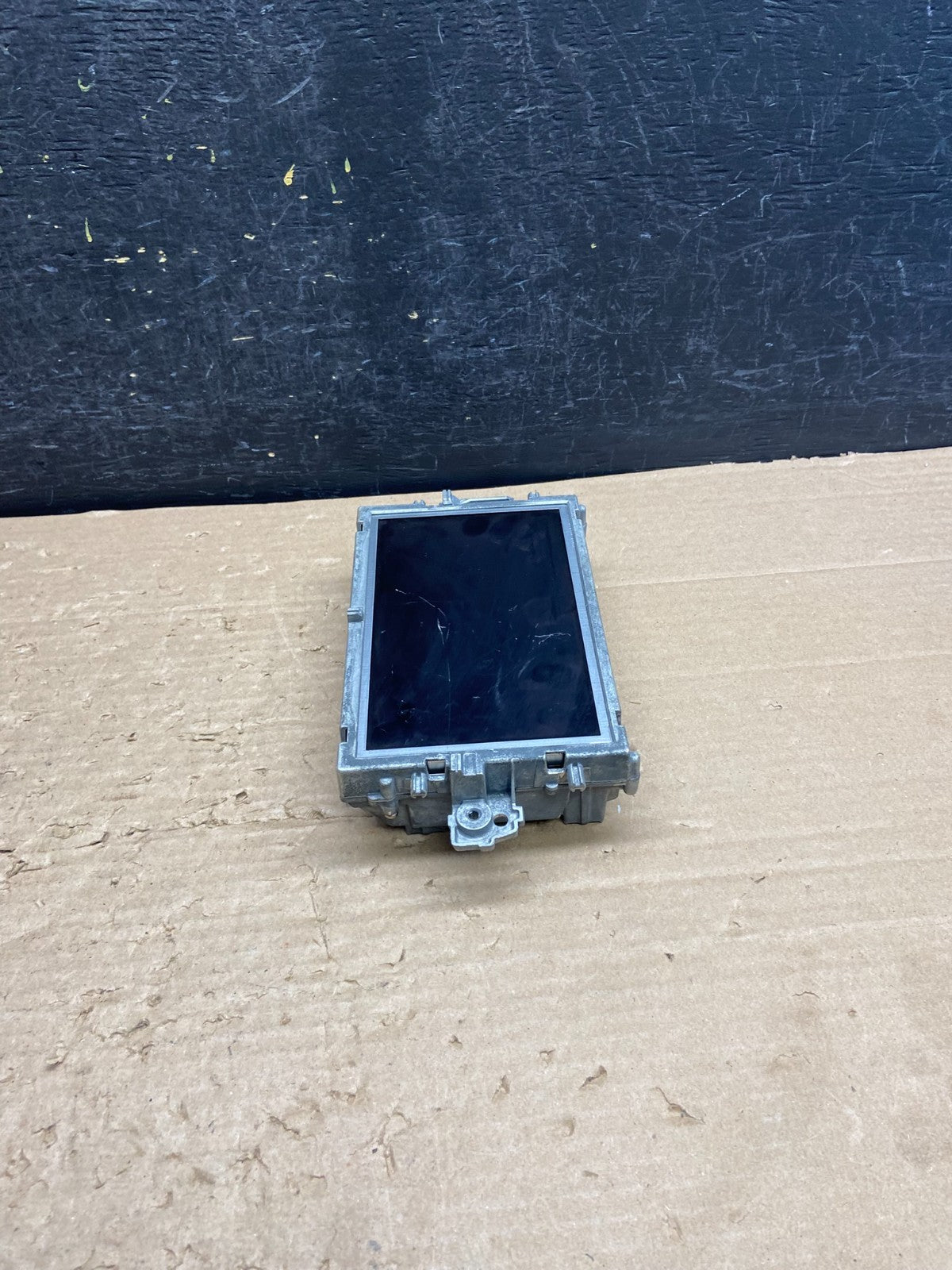 2010 to 2013 Mercedes W212 E350 Information Navigation Display Screen AG8606 DG1