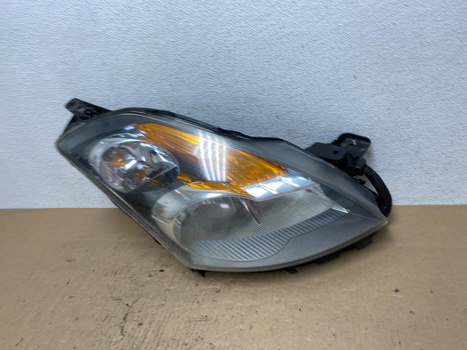 Sedan 2007 to 2009 Nissan Altima Right Passenger Halogen Headlight AE6546 DW1