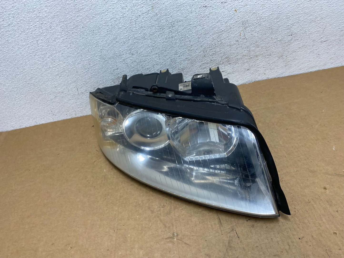 2002 - 2005 Audi A4 Sedan Right Passenger Halogen Headlight AD6098 DW1