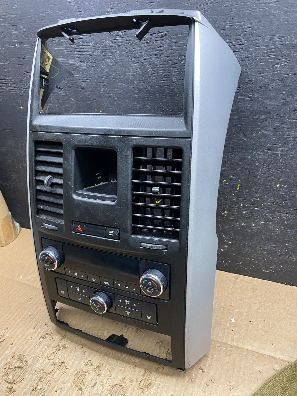 2008-2010 Dodge Grand Caravan A/C Climate Control Unit Bezel Trim V7369 DG1