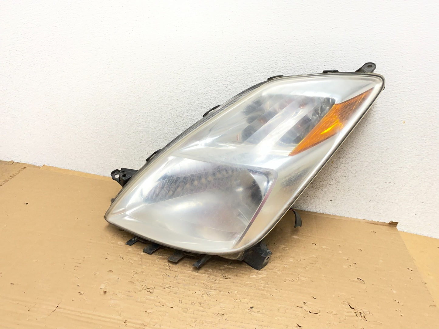 2004 - 2005 Toyota Prius Left Driver Lh Xenon HID Headlight AD4361 DW0