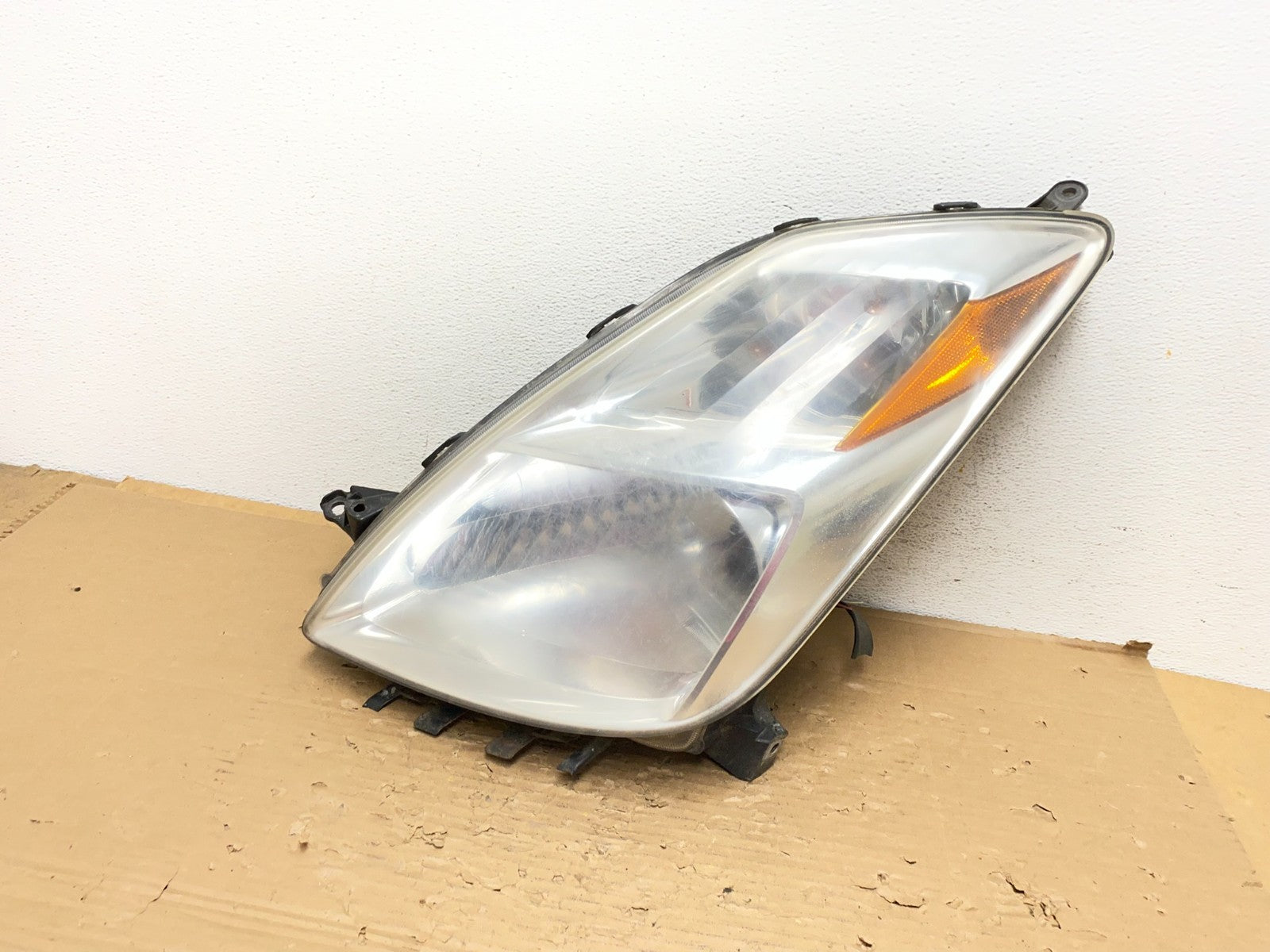 2004 - 2005 Toyota Prius Left Driver Lh Xenon HID Headlight AD4361 DW0
