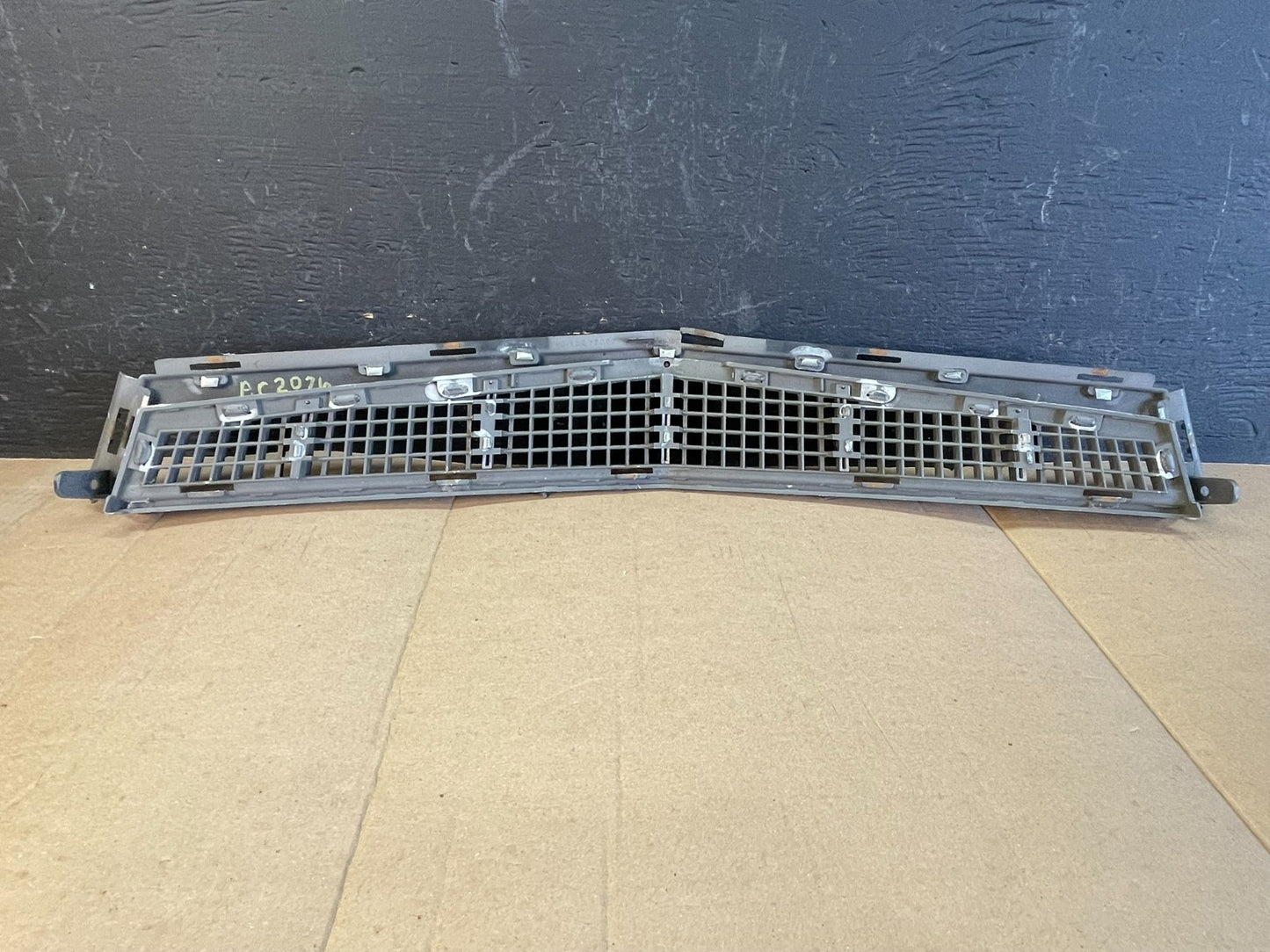 2008 to 2011 Cadillac Cts front Lower Grill Grille AC2076 DG4