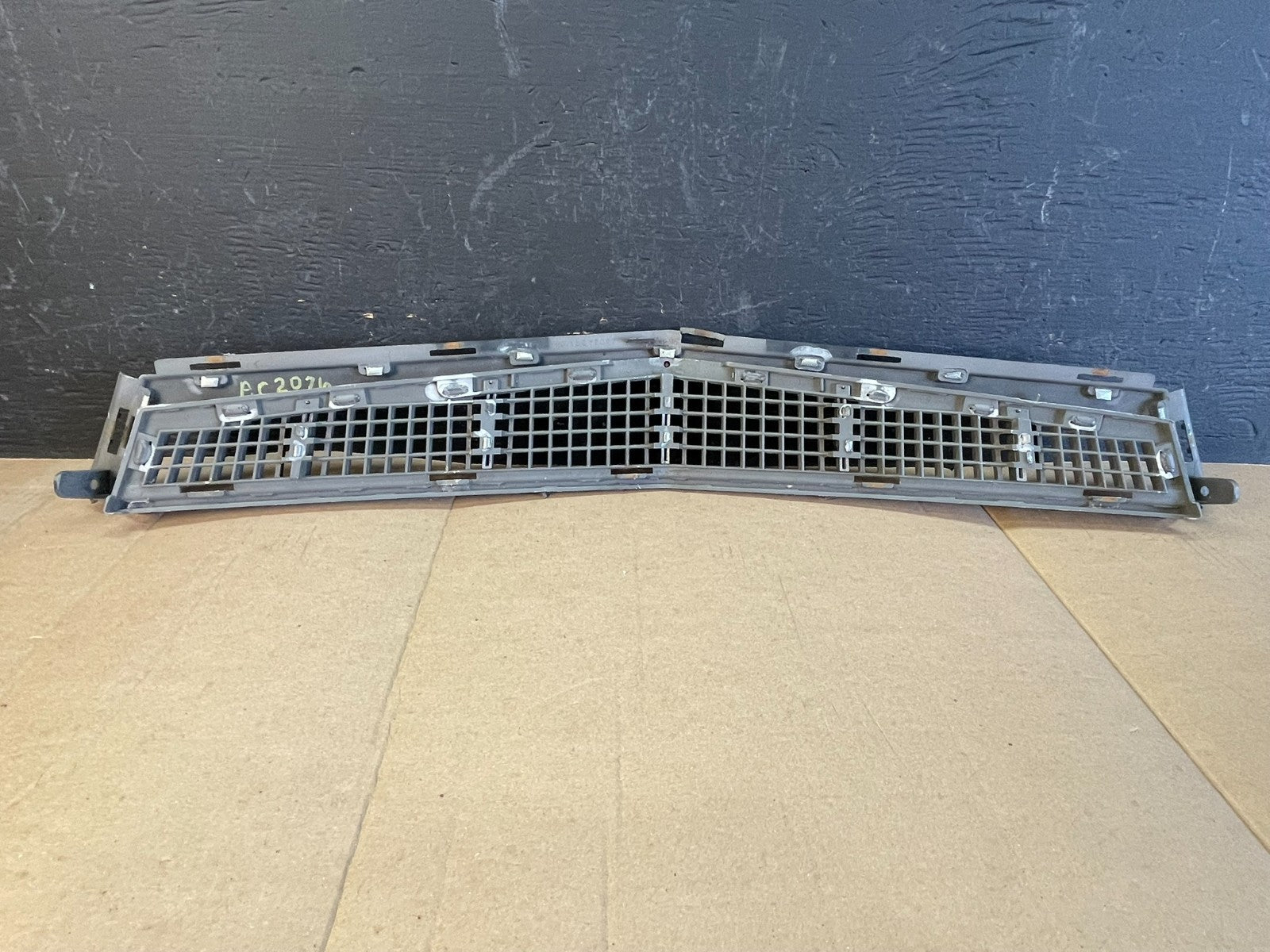 2008 to 2011 Cadillac Cts front Lower Grill Grille AC2076 DG4