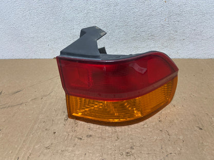 2002 2003 2004 Honda Odyssey Right Passenger Side Tail Light AG1299 LK0