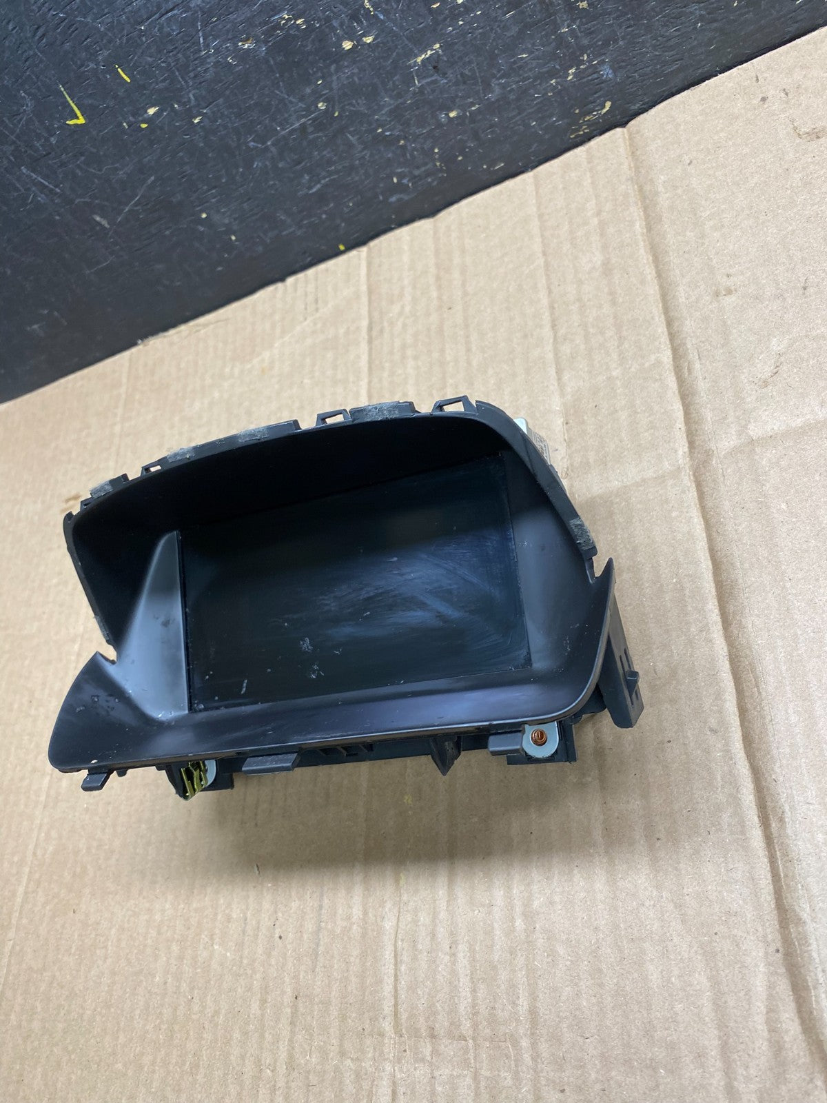 OEM 2013-2016 Buick Encore Radio Information Display Screen OEM AA4504 DG2