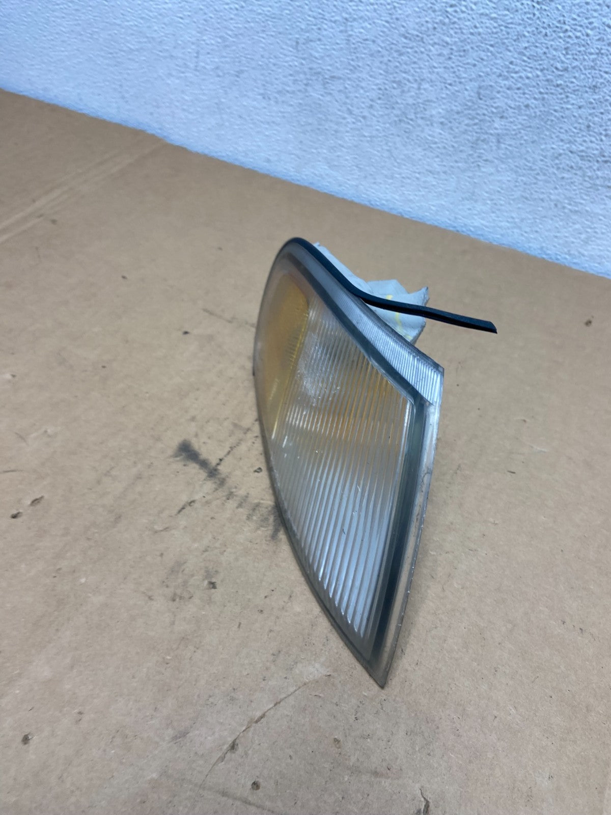 1995 to 1996 Toyota Camry Right Passenger RH Side Turn Signal AD2633 DW1