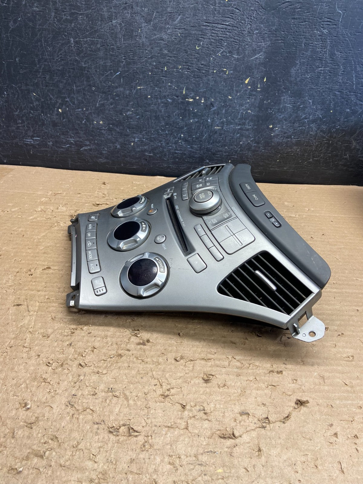 2006-2009 Subaru Tribeca Radio CD Player Climate Control Bezel Panel AG8749 DG2