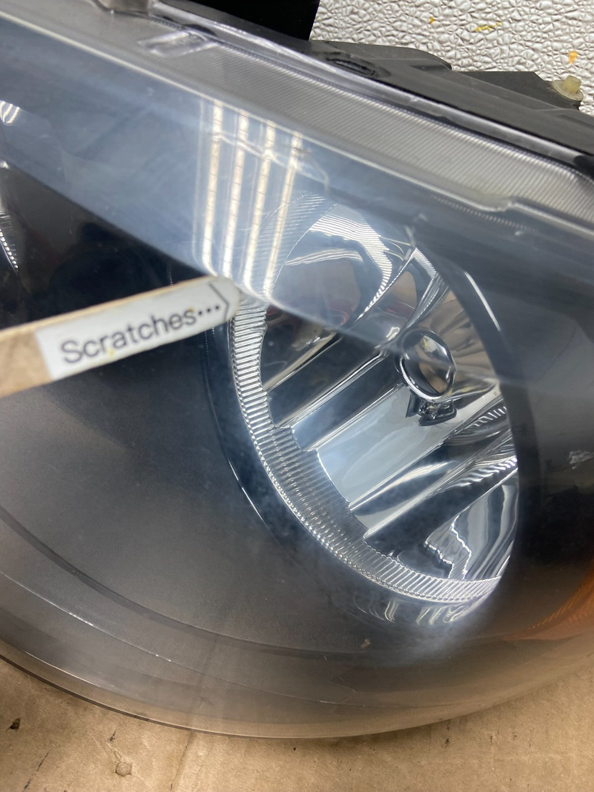 2008 to 2016 Chrysler Town and Country Left+Right Side Headlights AA7122 DW4