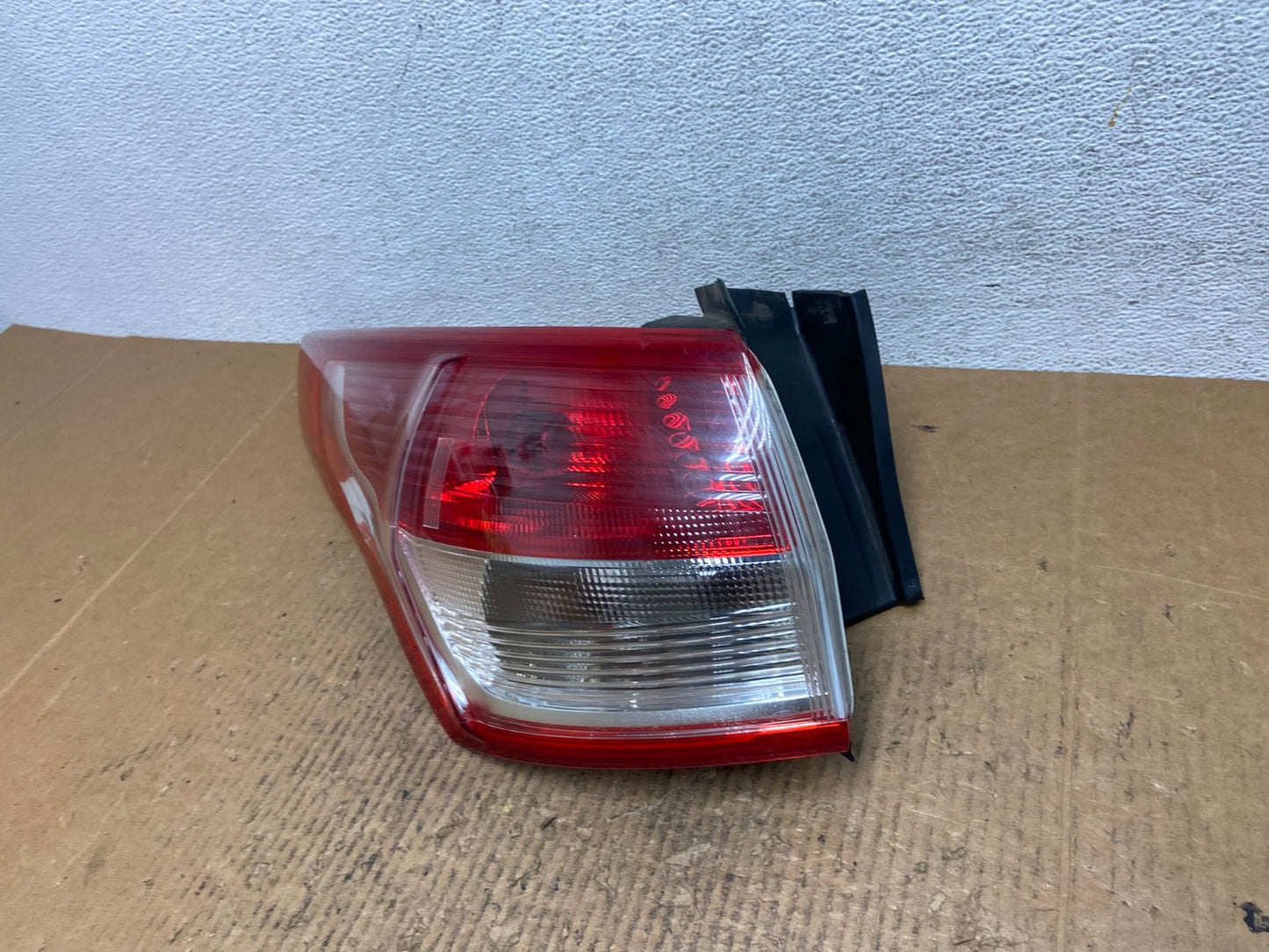 2013 to 2016 Ford Escape Left Driver LH Side Tail Light AE1655 LK1