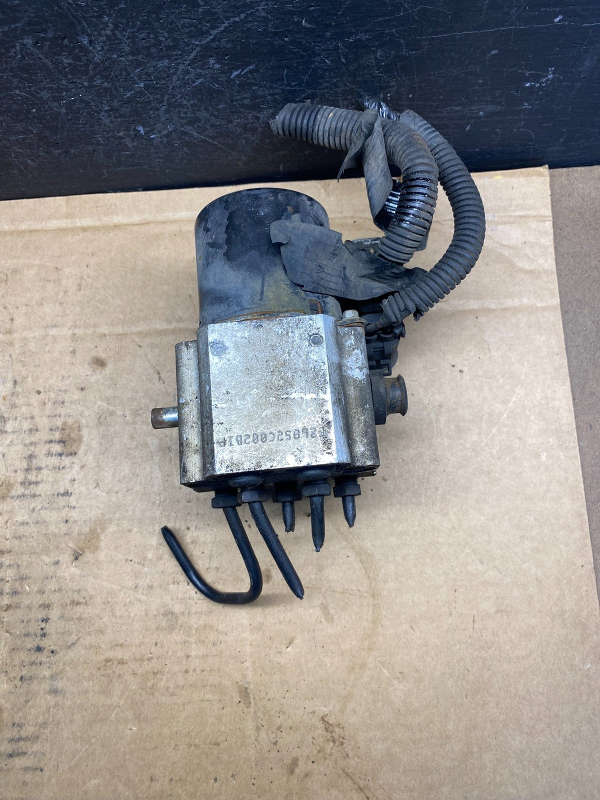 2003 - 2005 Chevrolet Silverado GMC Sierra ABS Anti-Lock Brake Module ad7597 DG0