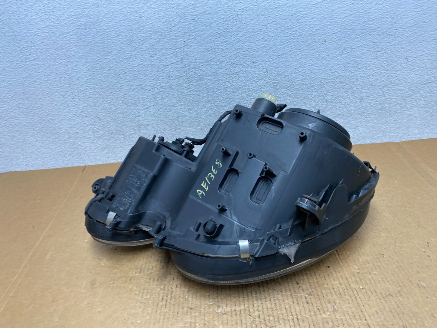 2003-2006 Mercedes E E320 E350 Class Right Passenger Halogen Headlight AE1368 DW7