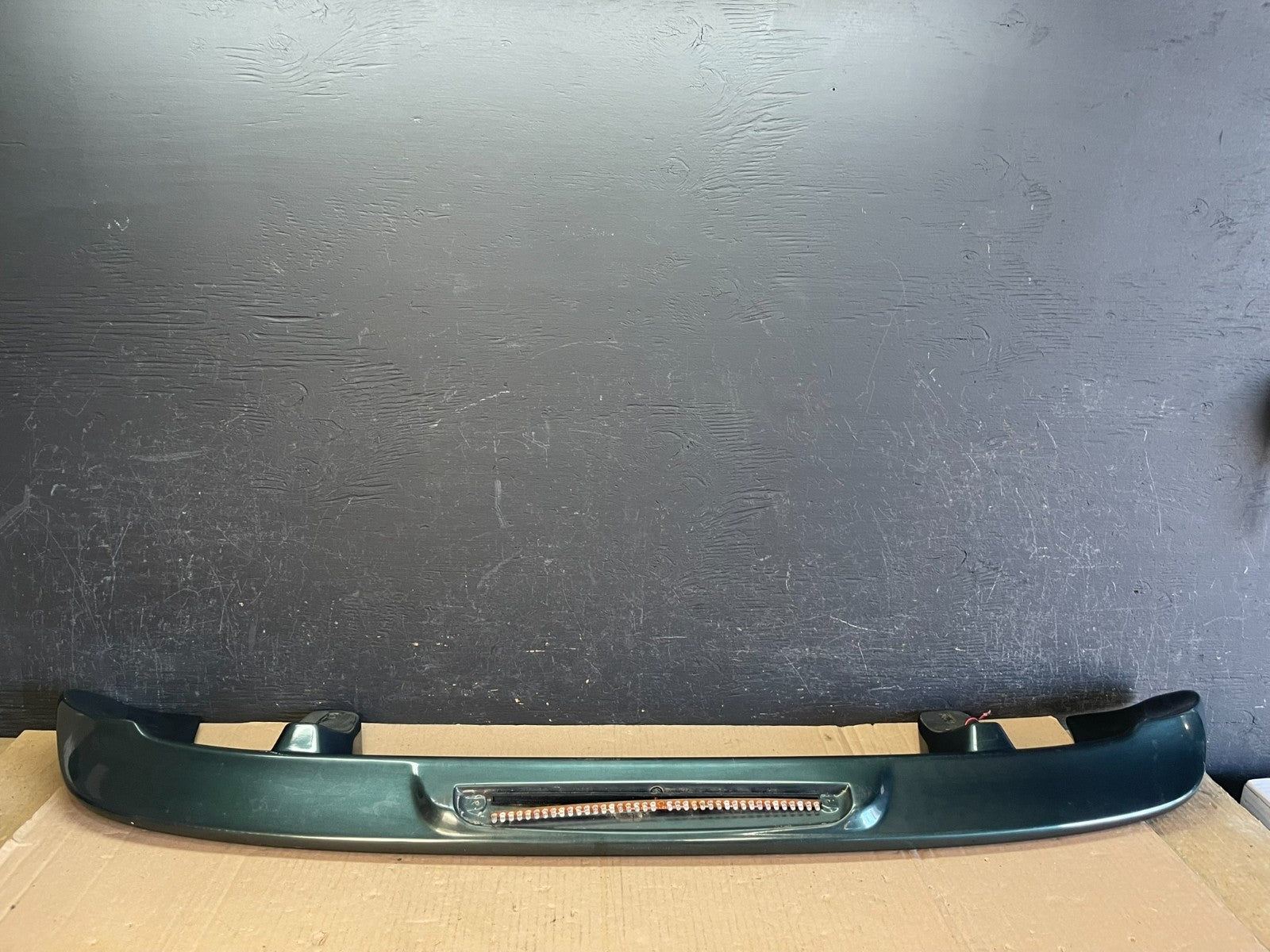 2001 to 2007 Toyota Sequoia 3RD Brake Light Spoiler Wing AD64817
