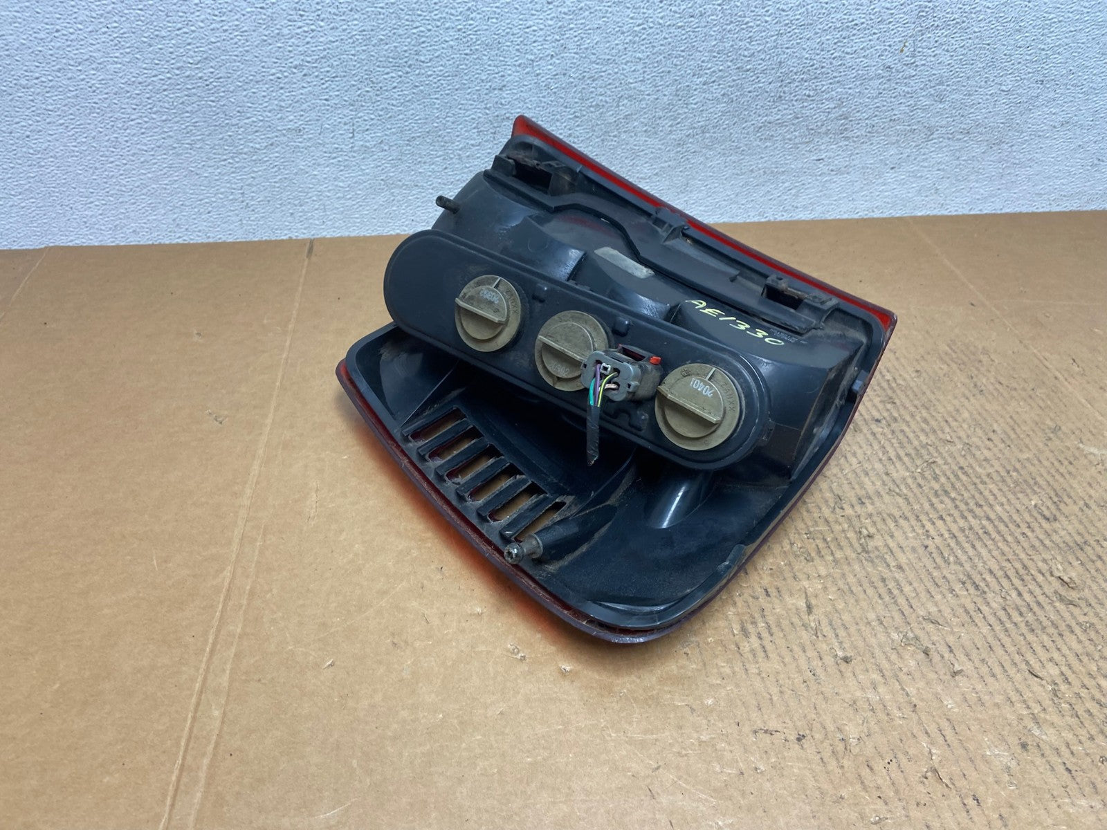 1999 - 2004 Jeep Grand Cherokee WJ Left Driver Lh Tail Light AE1330 LK4