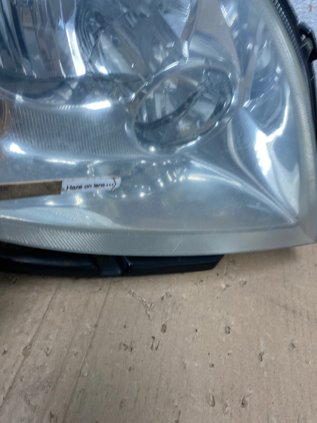 2005 to 2007 Ford Five Hundred Halogen Right Passenger Side Headlight AE9284 LK5