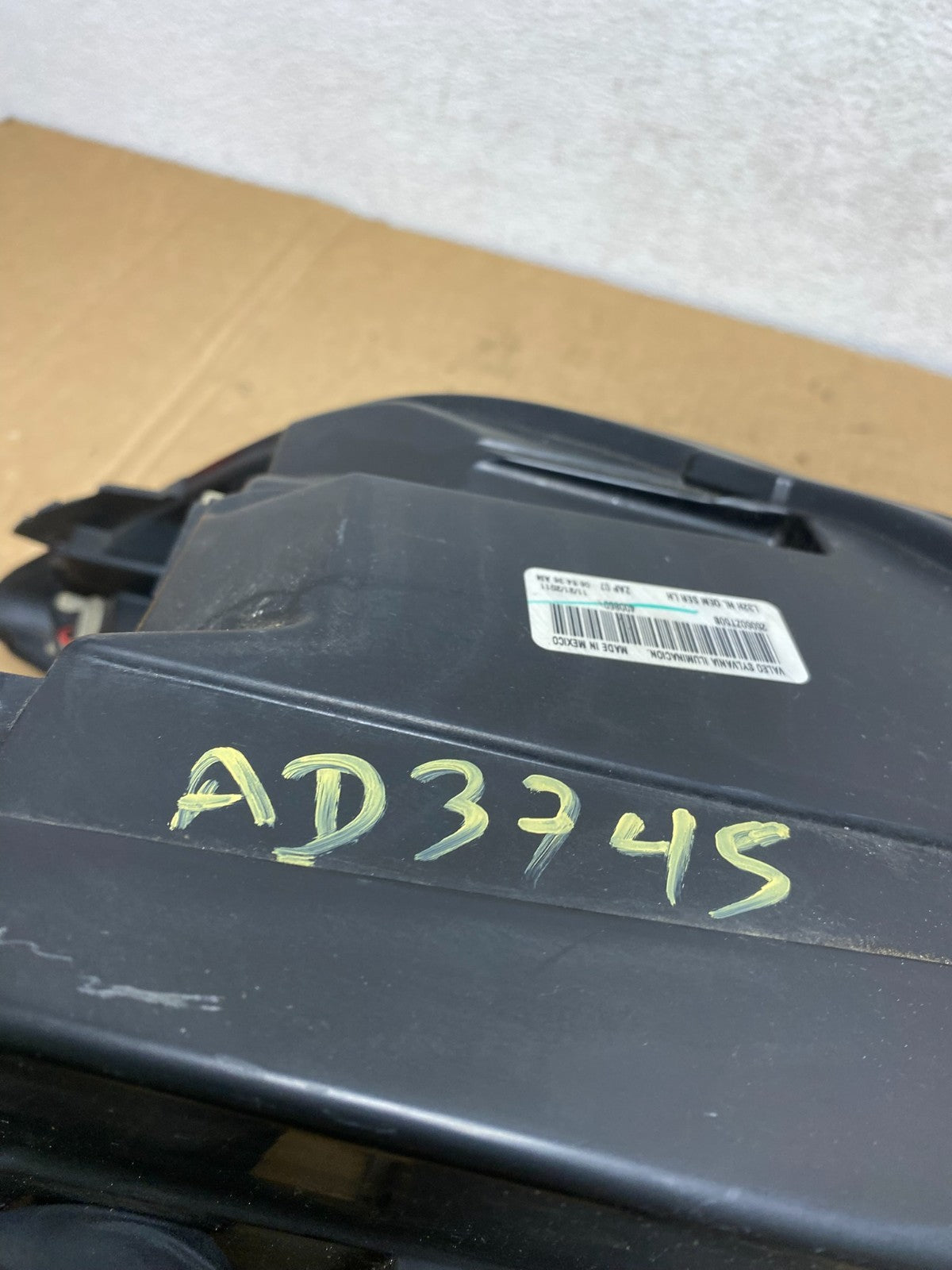 2010-2012 Nissan Sentra Halogen Left Driver LH Black Headlight AD3745 DW10