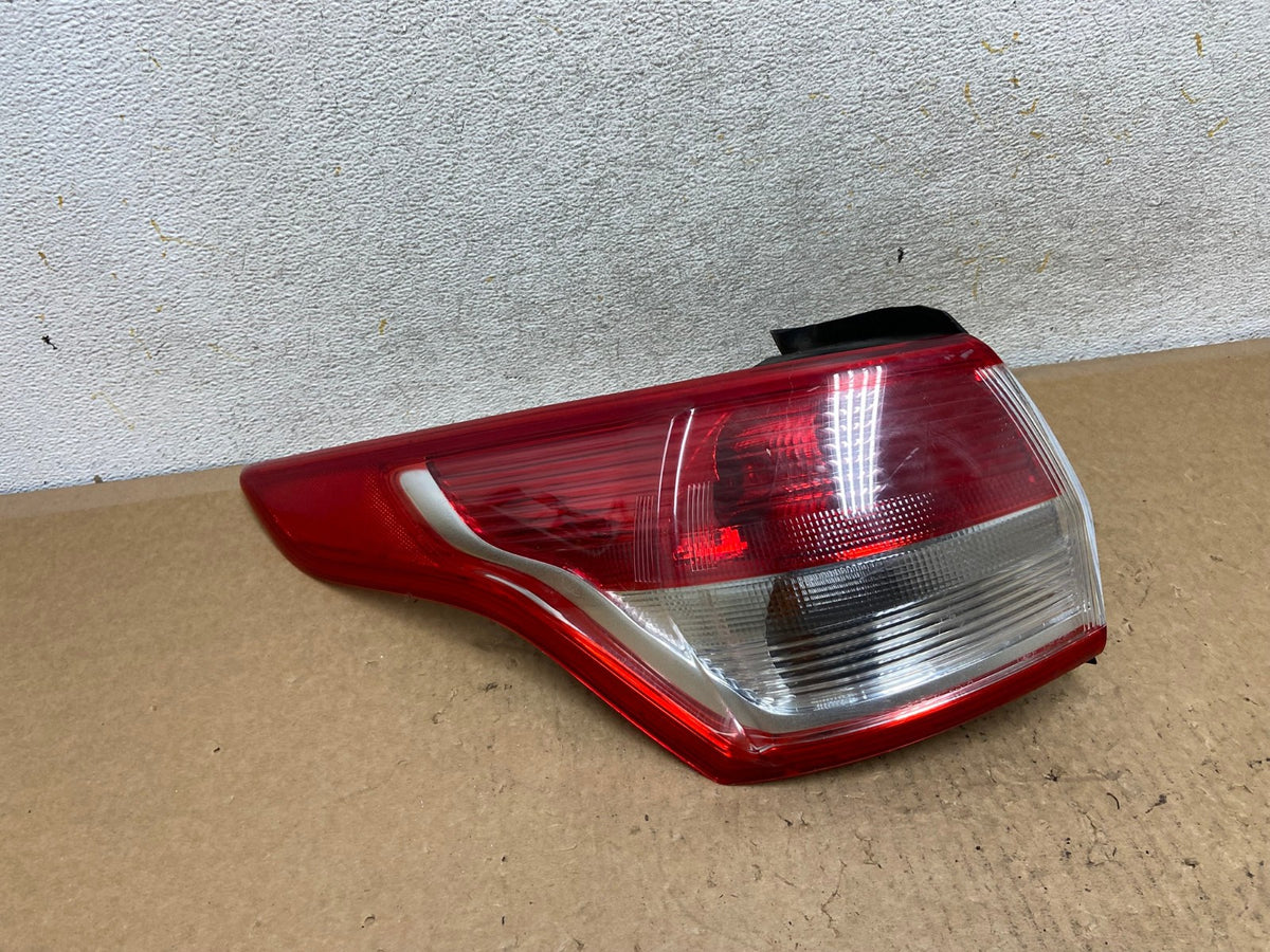 2013 to 2016 Ford Escape Left Driver LH Side Tail Light AI3522 LK0