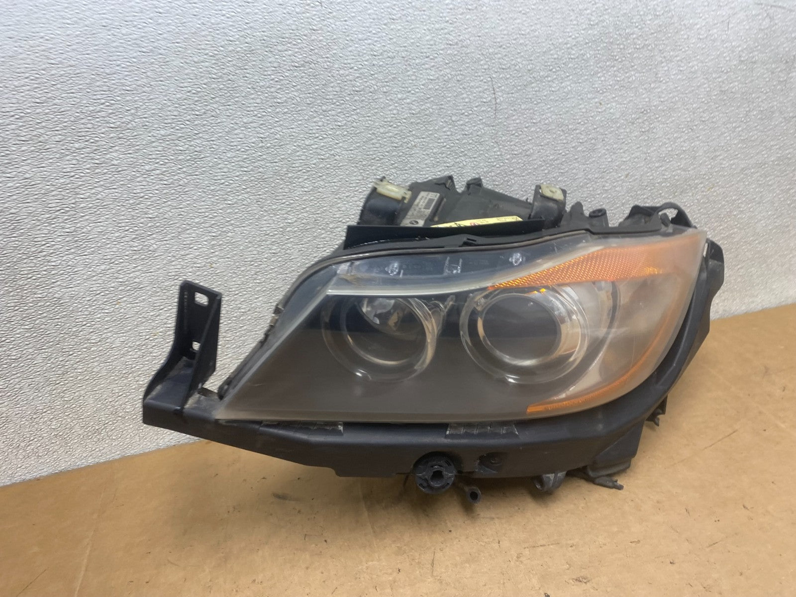2006 to 2008 BMW 3 Series Left Driver LH AFS Xenon HID OEM Headlight X5352 DW2