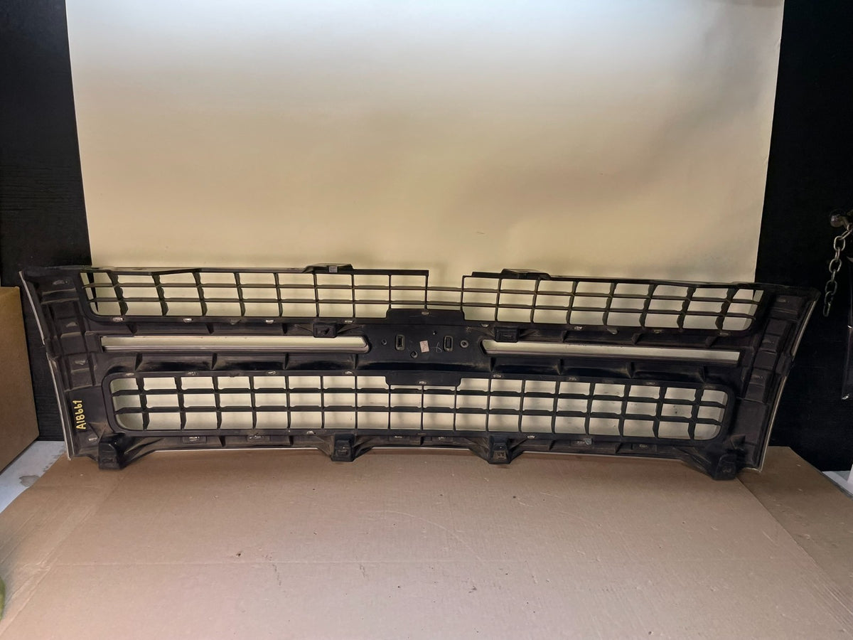 2007 to 2010 Chevrolet Silverado 2500 3500 Front Chrome Grille Grill AI8661 DG3