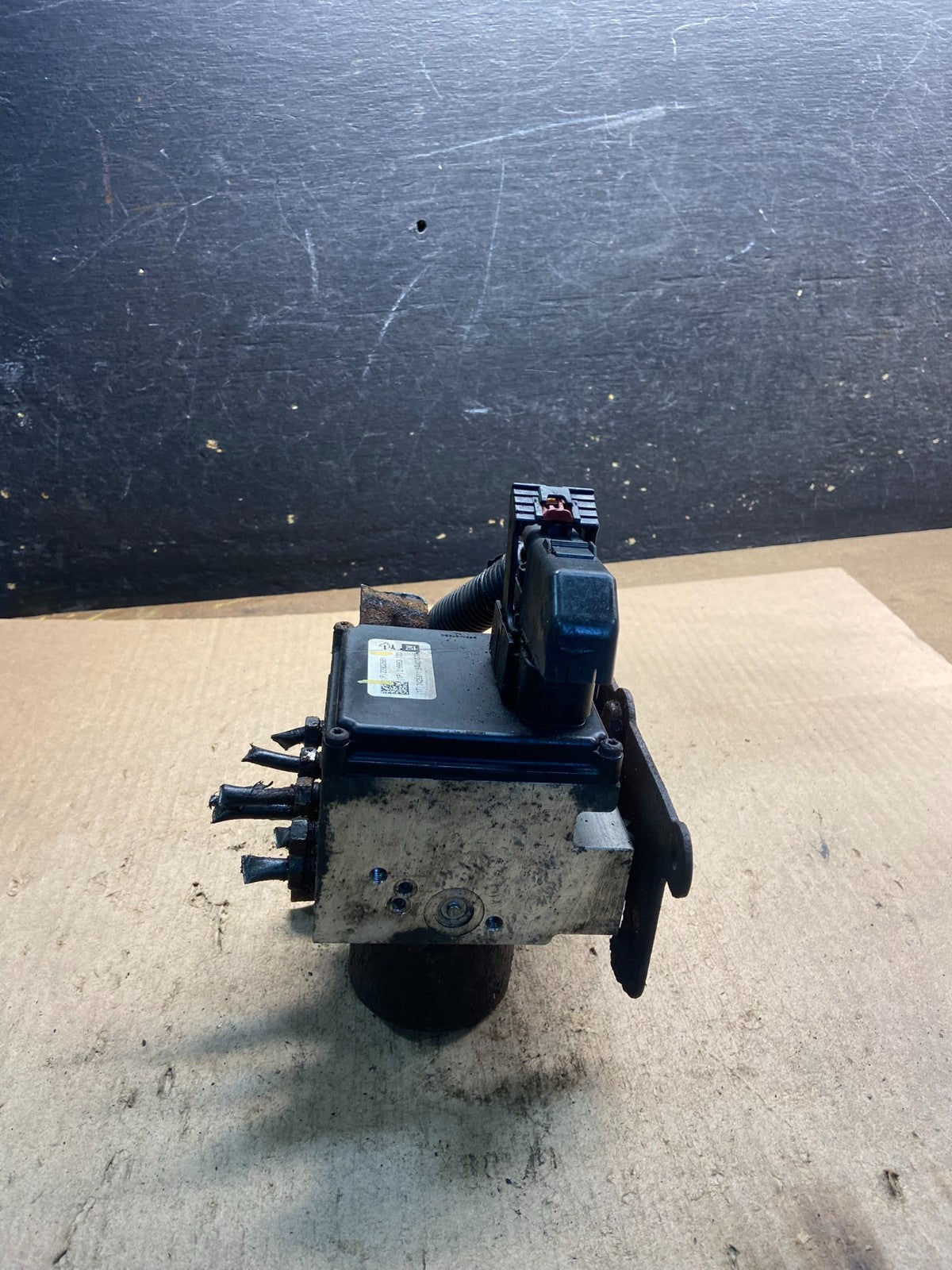 2013-2017 Chevrolet Express GMC Savana ABS Anti Lock Brake Pump Z8856 DG4