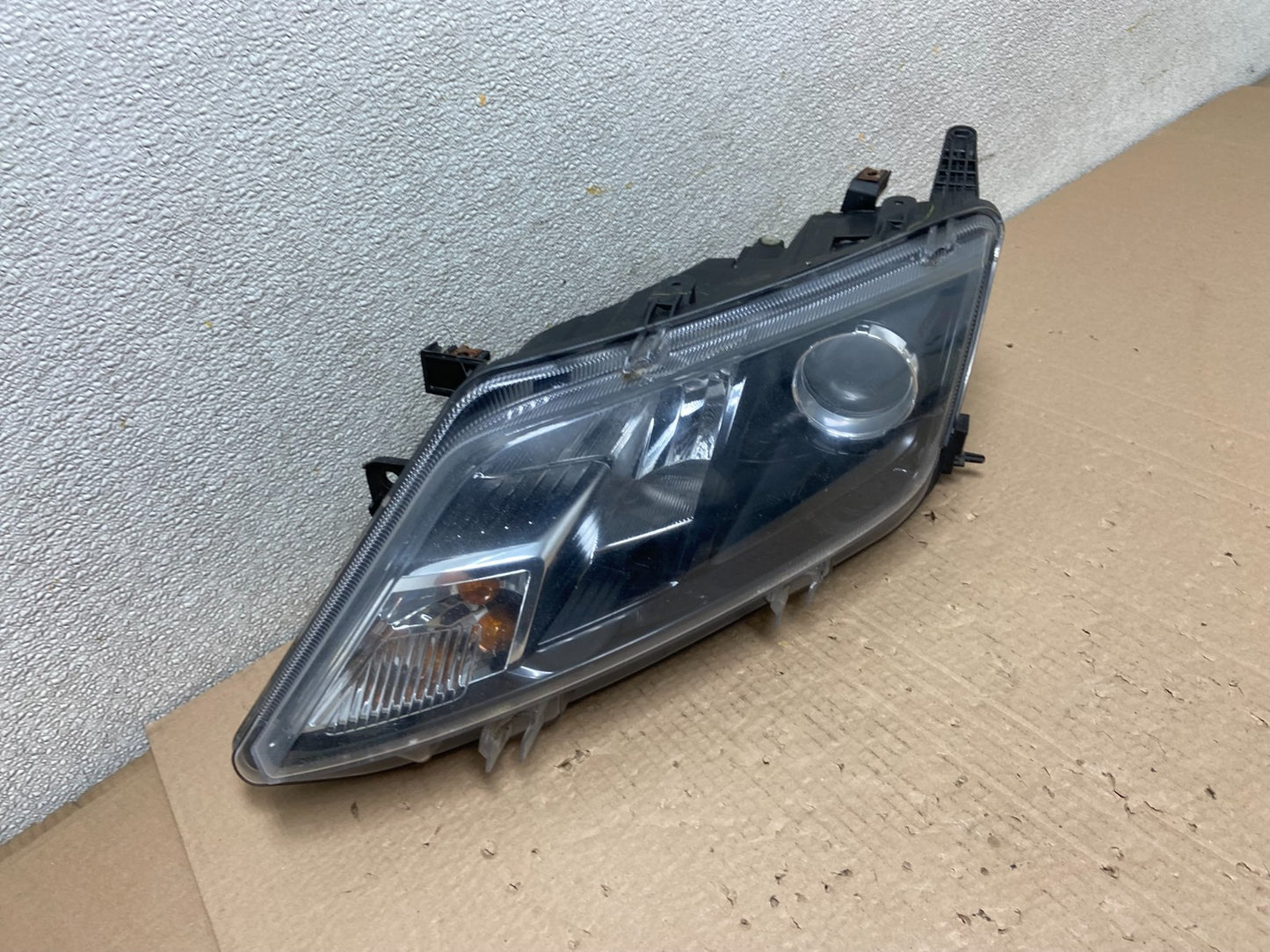 2010 2011 2012 Ford Fusion Left Driver LH Side Headlight Halogen AB2495 DW2