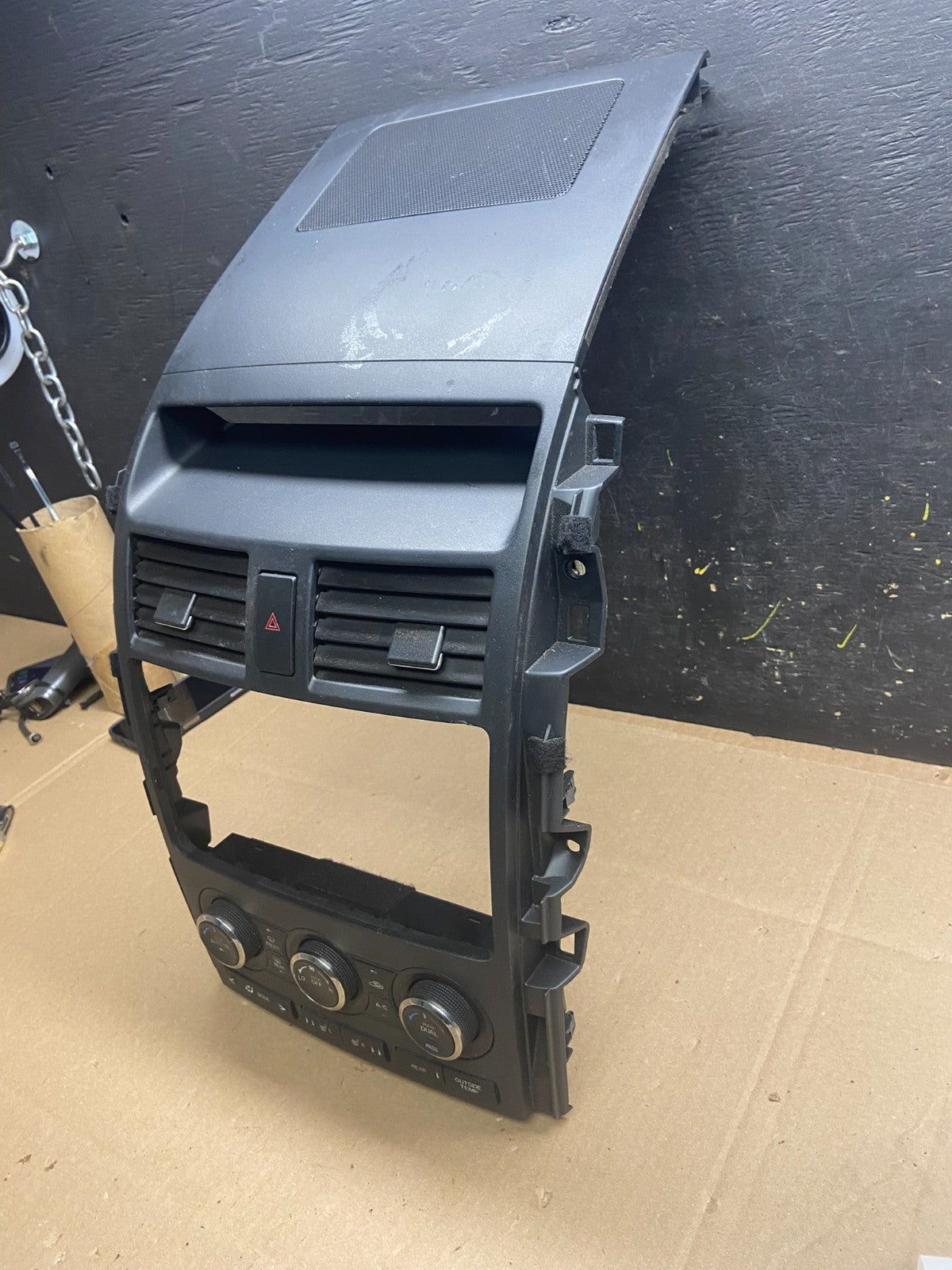 2010 - 2015 Mazda CX-9 Radio Dash Trim Bezel W/Vent AC Climate Control T9146 DG2