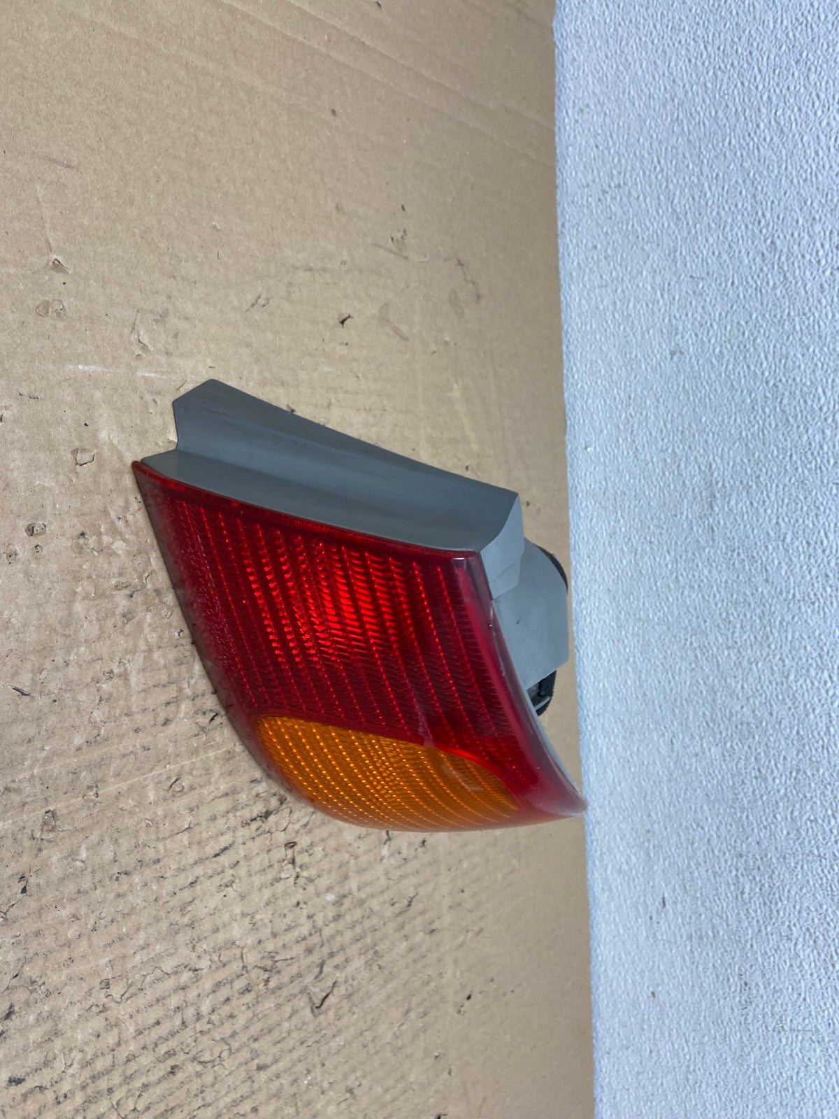 1998 1999 2000 Toyota Corolla Right Passenger Side Tail light OEM AC4016 LK2