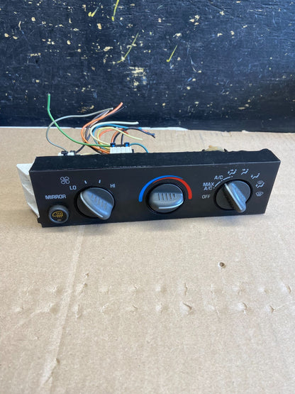 1996 - 1999 GMC Chevrolet Express 1500 Climate Control Without A/C Rare AB18300