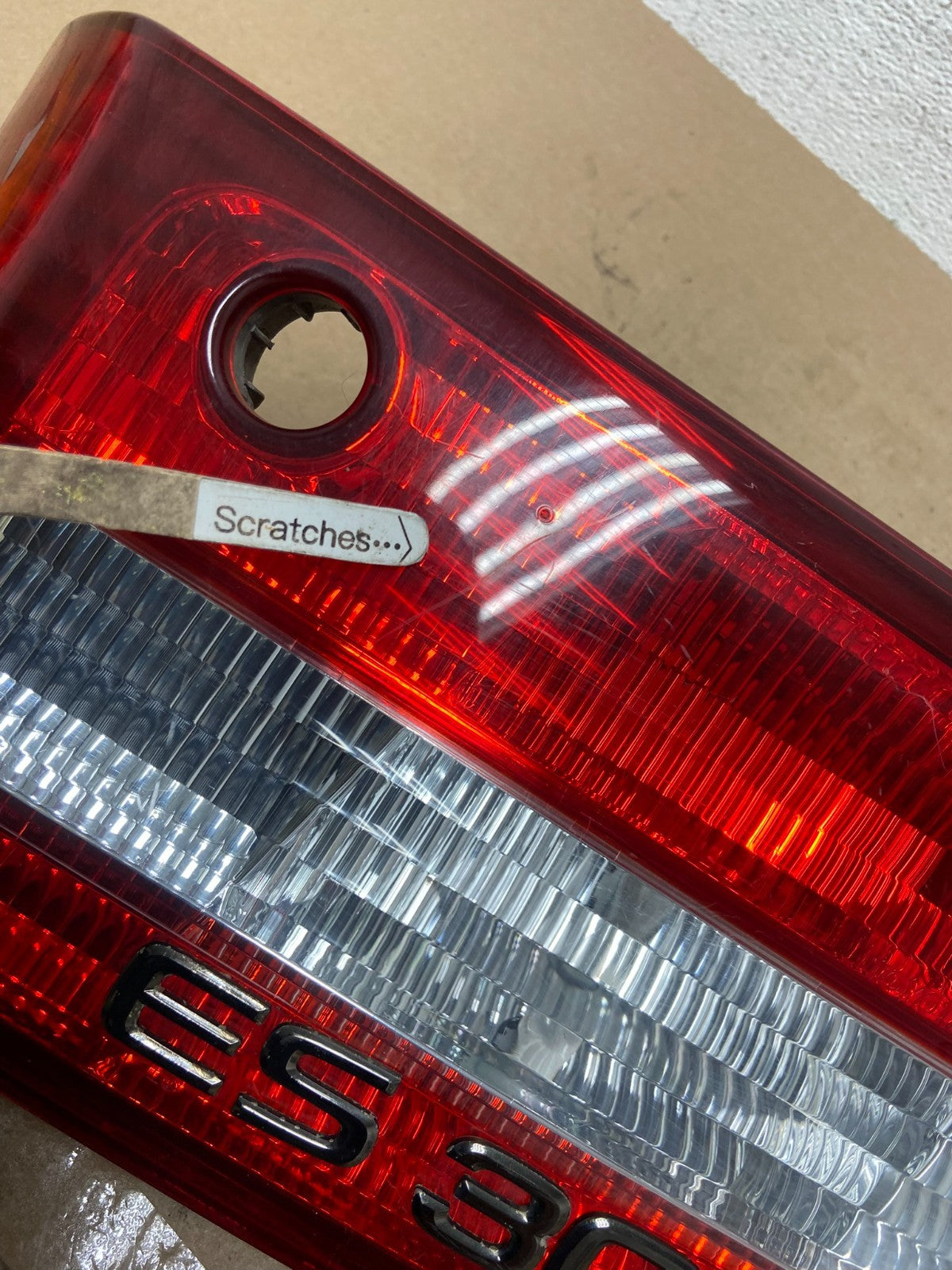 2000 2001 Lexus ES300 Inner Right Passenger RH Side Tail Light AE6033 DW3