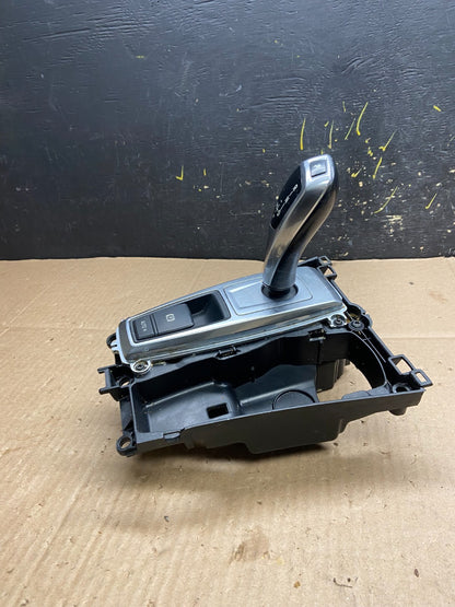 2007 to 2013 BMW X5 E70 Shift Shifter Selector Gear W/ Bezel OEM Y2404 DG2