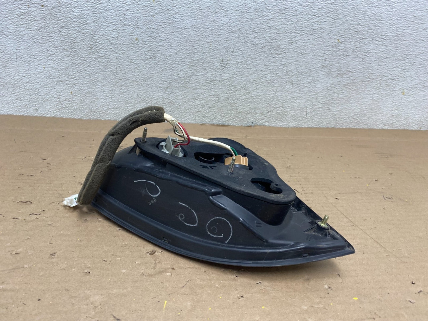 2000-2003 Lexus RX300 Right Passenger Side Rear Inner Tail Light G7057 KC6
