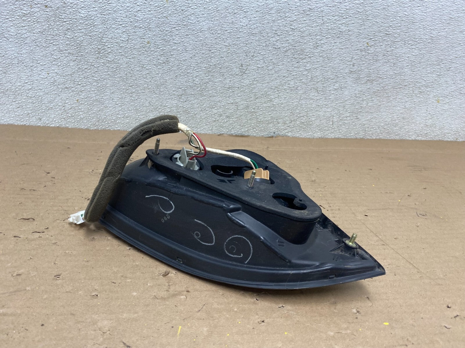 2000-2003 Lexus RX300 Right Passenger Side Rear Inner Tail Light G7057 KC6