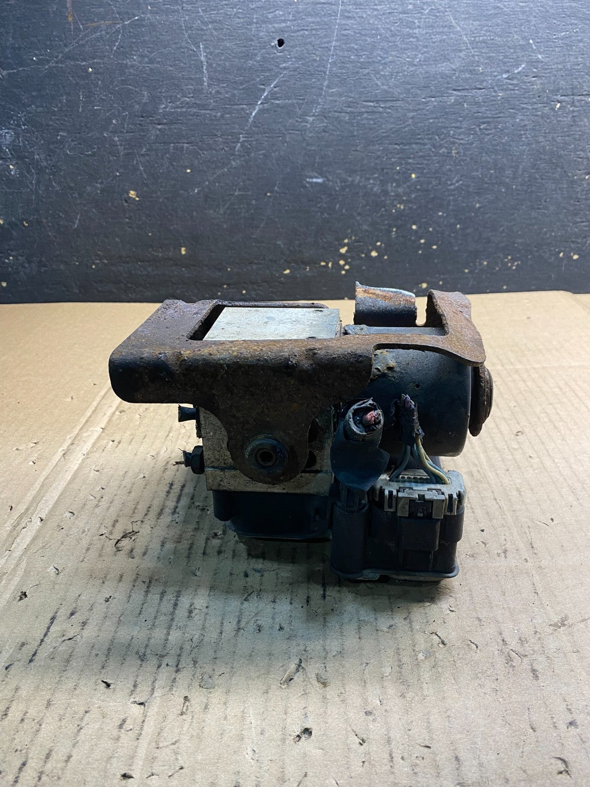 2003 - 2005 Chevrolet Silverado GMC Sierra ABS Anti-Lock Brake Module AB2715 DG4