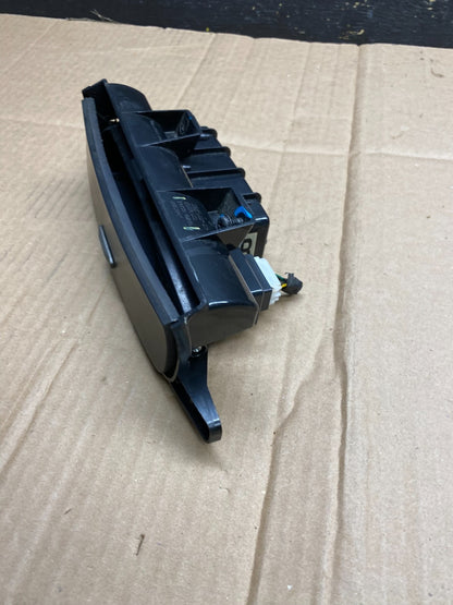 2006 - 2012 Kia Sedona Center Console Dash Storage Compartment Box AA4478 DG3