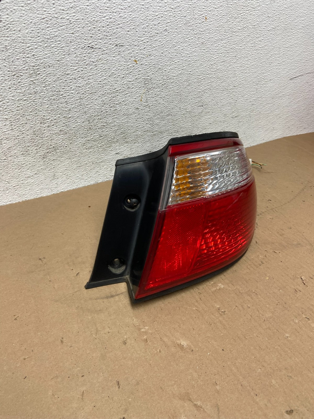 1999 to 2000 Mazda Millenia Right Passenger Side Tail Light AD6518 DG1