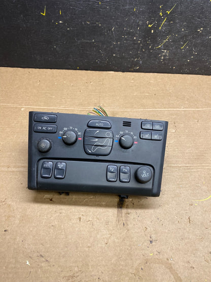 2003-2013 Volvo XC90 Center A/C Climate Control Radio Panel Bezel W6606 DG0