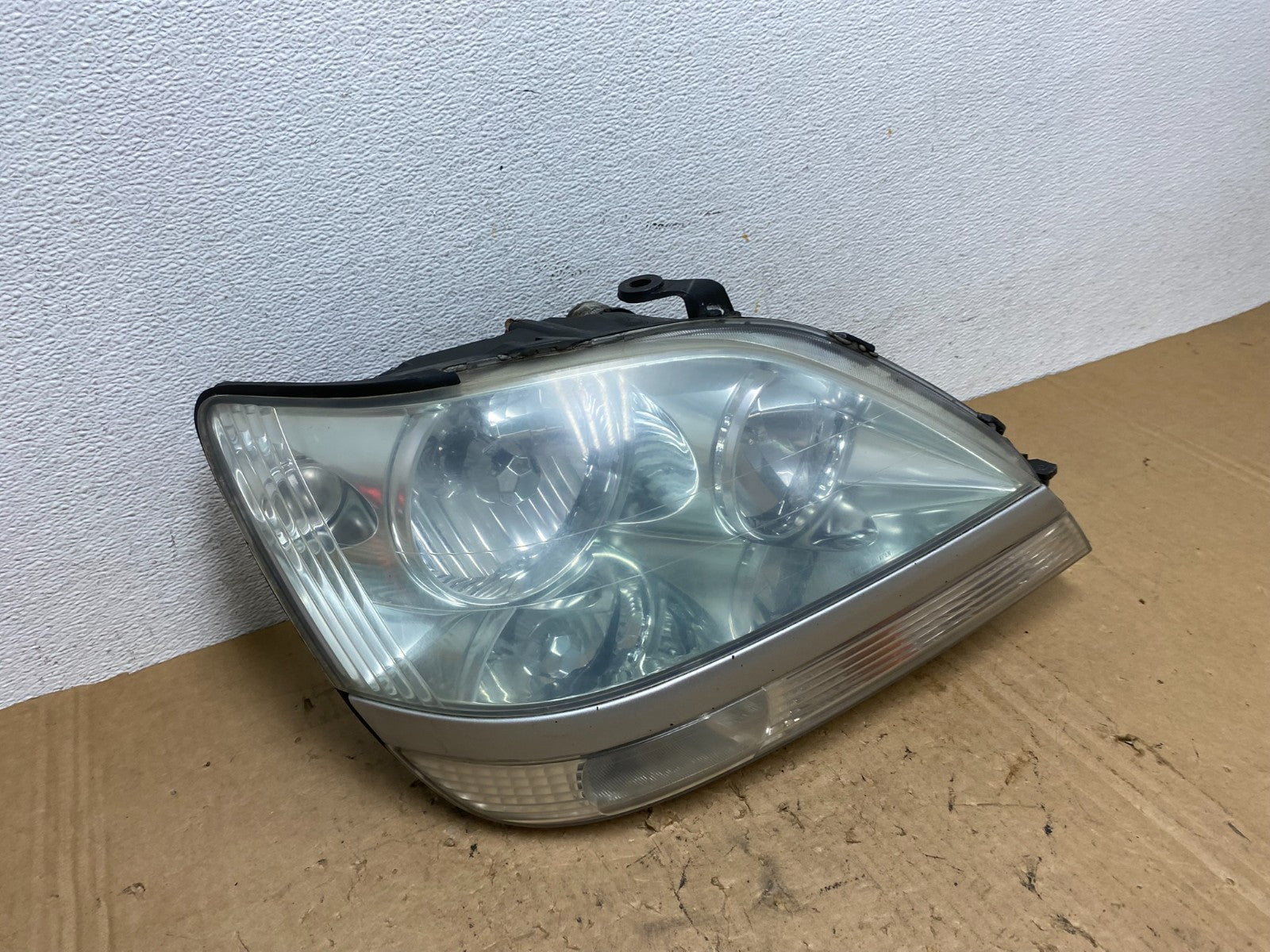 2001 2002 2003 Lexus RX300 Right Passenger Headlight Xenon HID AD3764 DW2