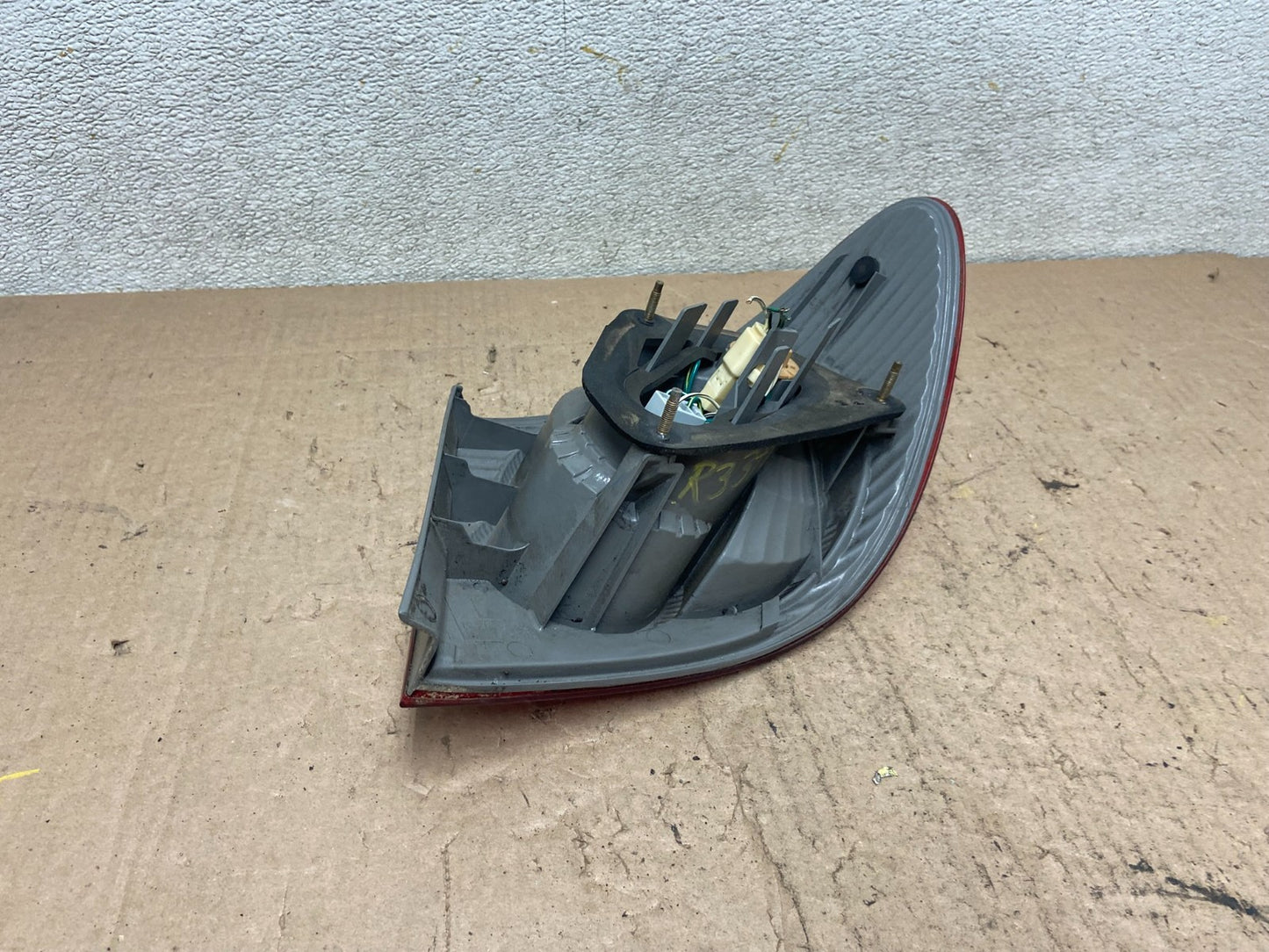 2003 to 2005 Toyota Corolla Left Driver Lh Side Tail Light Oem R3377 DW4