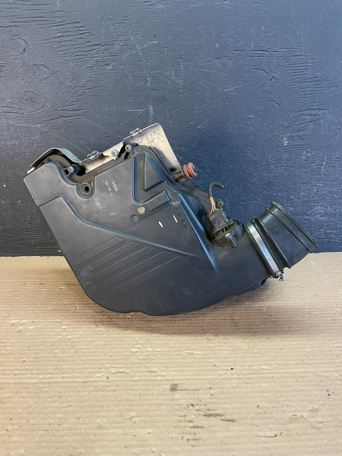 2013 - 2016 BMW 650i F06 Right Air Intake Cleaner Filter Box AF3481 DG0