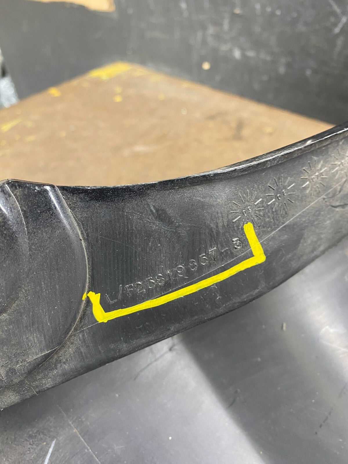 2007-2012 GMC Acadia Denali Rear Left Quarter Panel Trim Bumper Cover M310310