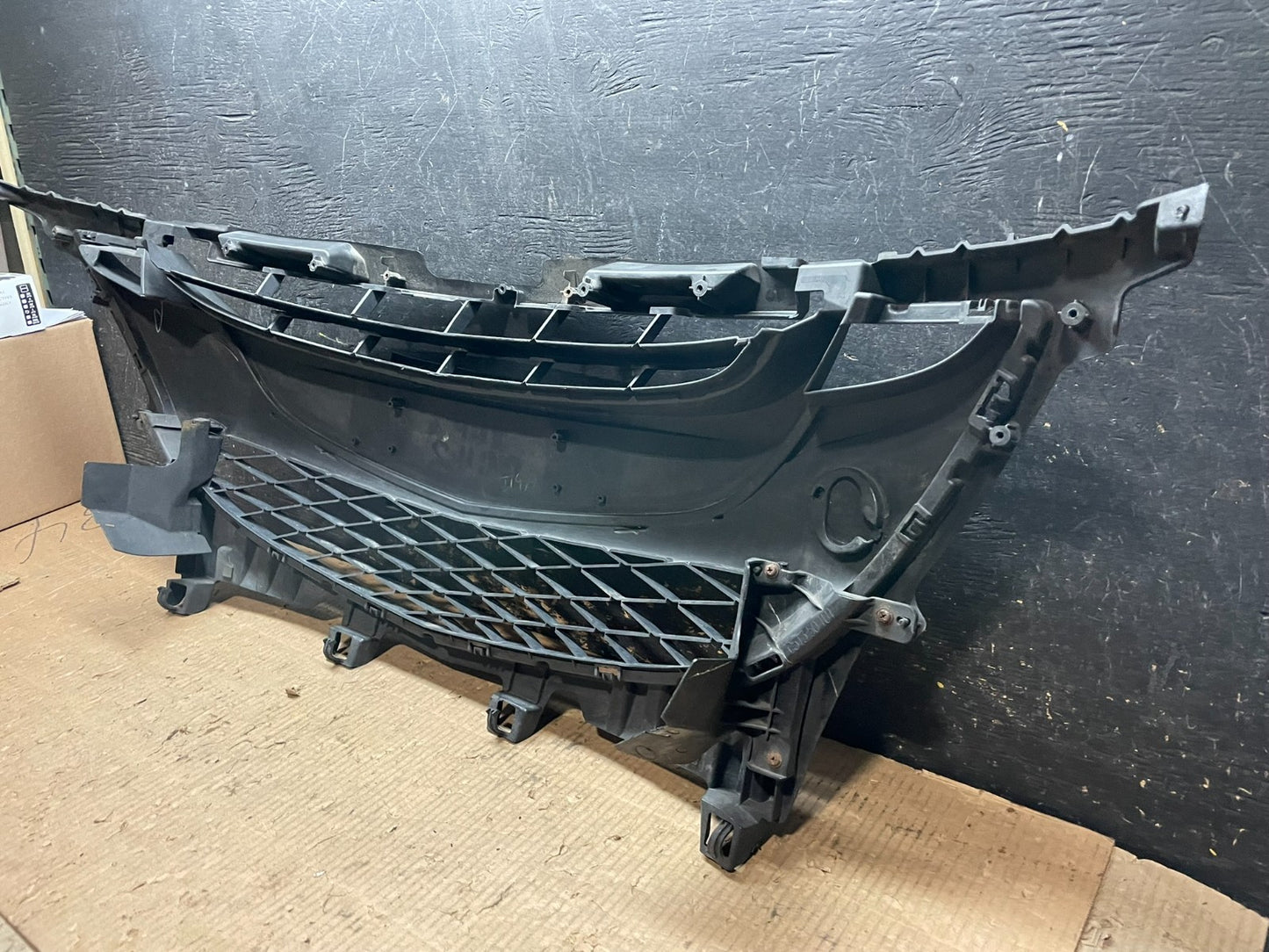2012 to 2015 Mazda 5 Front Upper Grille Grill OEM Y6549 DG5