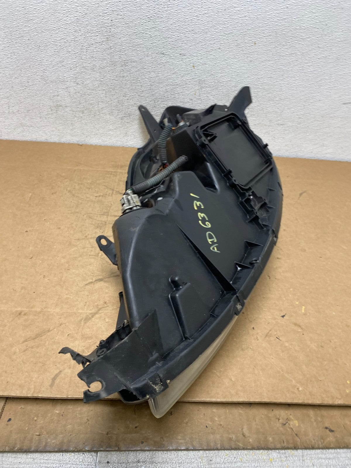 2006 to 2010 Toyota Sienna Right Passenger Rh Side Headlight Halogen AD6331 DW9