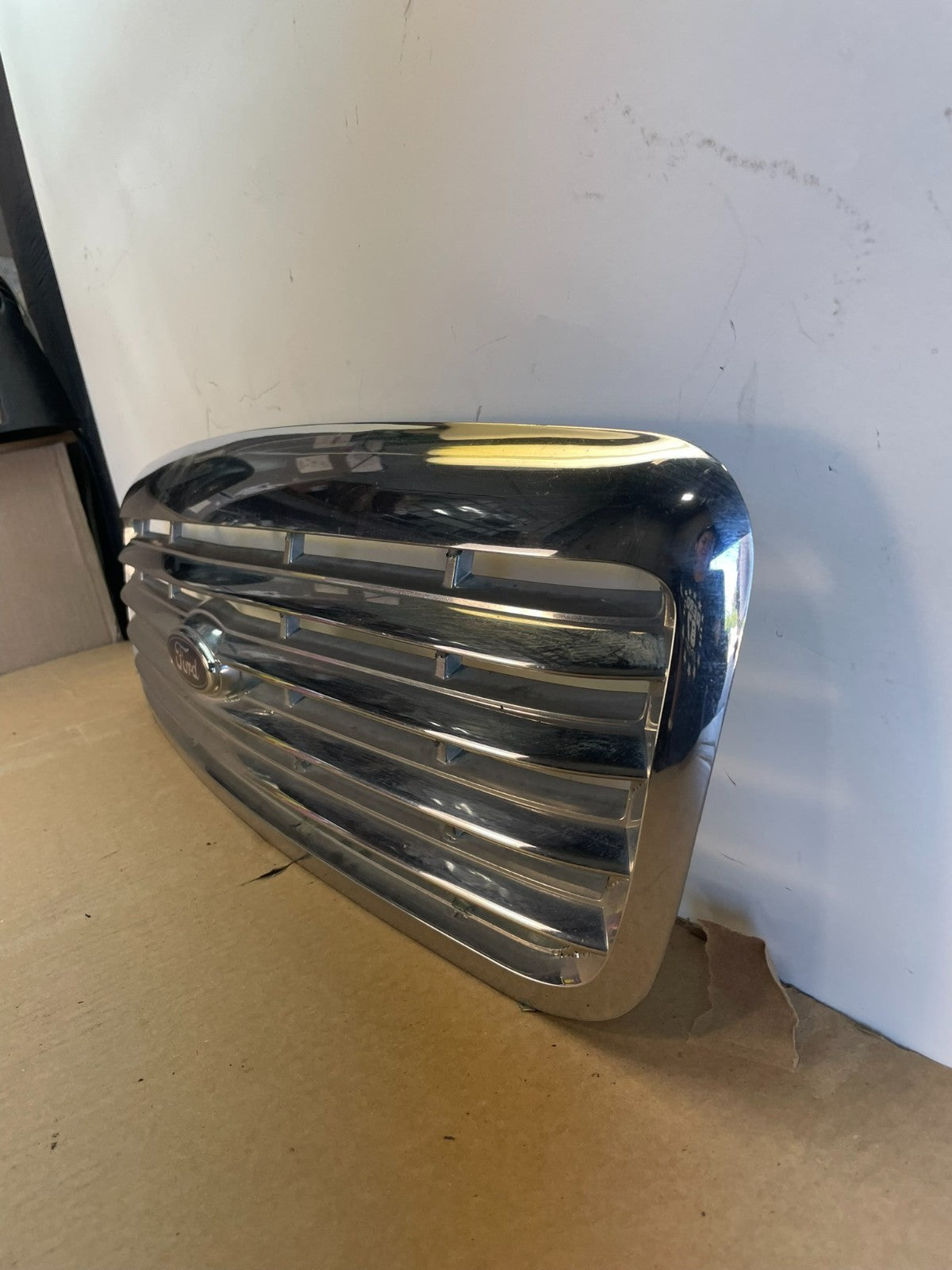 2003 to 2011 Ford Crown Victoria Front Upper Grille Grill Chrome AG3095 DG1