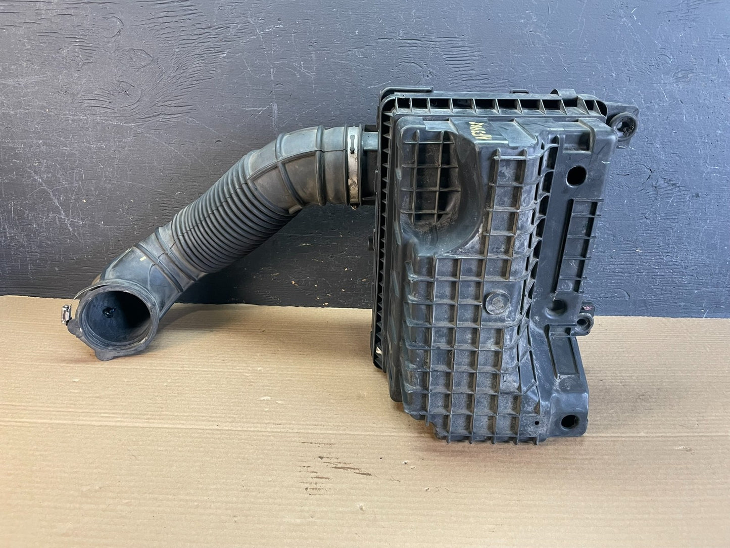 2002-2018 Dodge Ram 1500 5.7L Air Cleaner Filter Box af3402 DG4