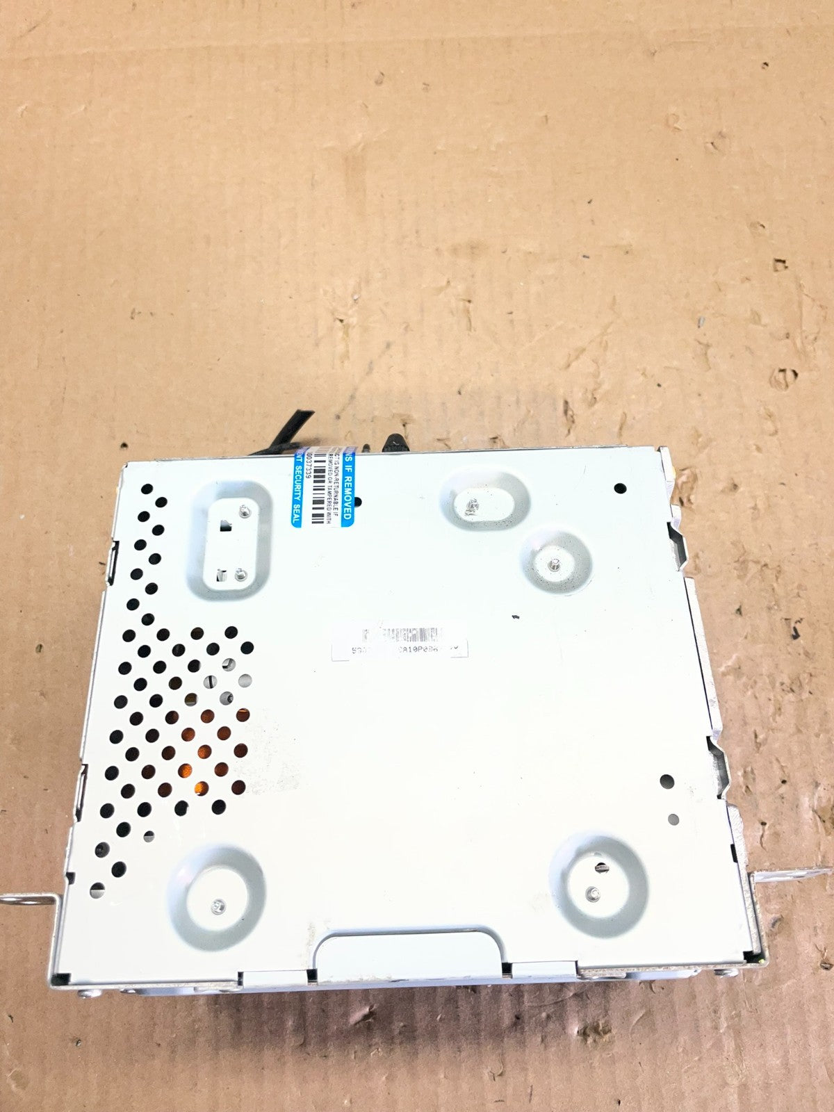2010 to 2011 Cadillac SRX AM/FM/CD/MP3 Radio Head Unit Receiver AB3122 DG5