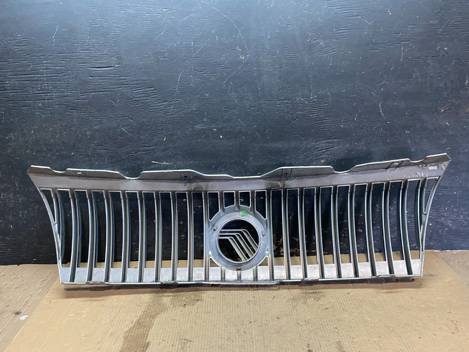 2006 to 2010 Mercury Mountaineer Front Upper Grill Grille Oem x3304 DG7